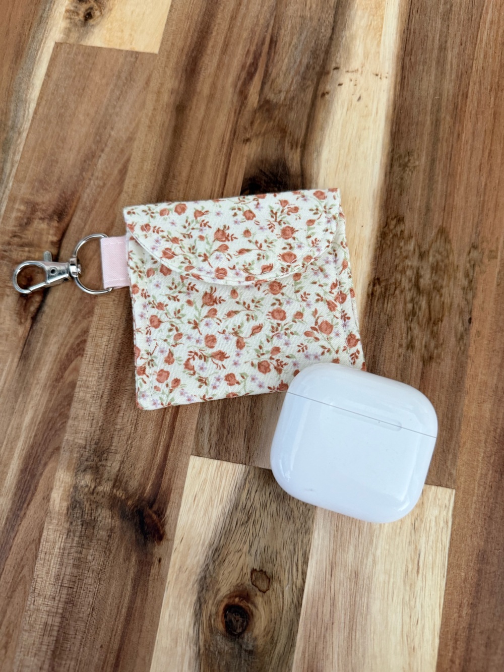 Keychain AirPod / Earbud Case